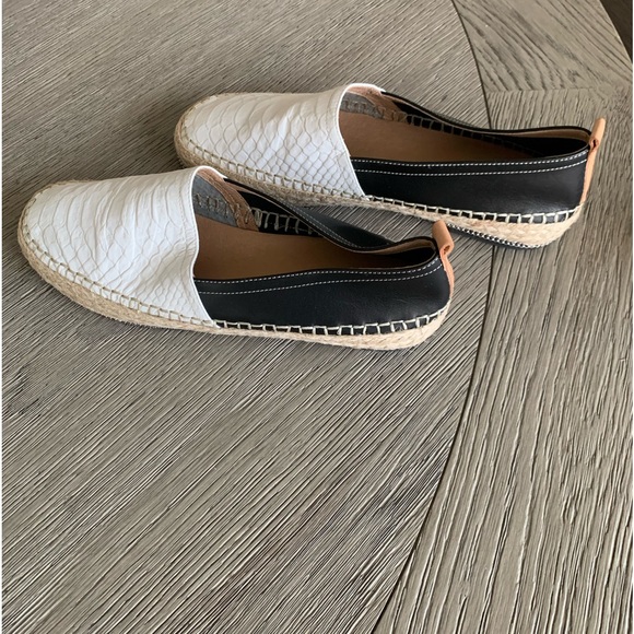 NWT. Rachel Zoe-Zella-Matte Embossed Croc, Black/White, size 9 M - Picture 4 of 9